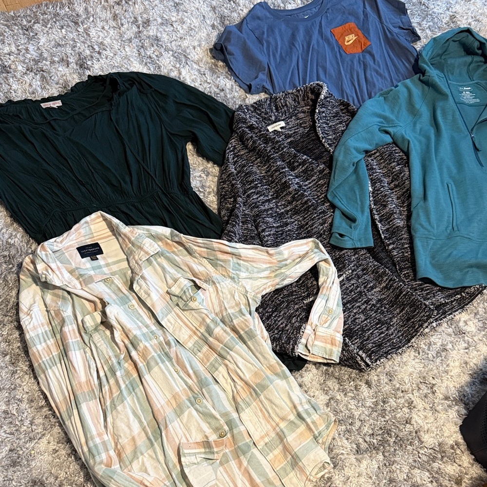 Womens Lot of Clothing Preowned XL/1x Blazer, Lucky Brand, LL Bean, Nike & More
